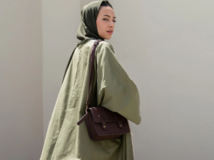 Read more about the article Linen Abayas: The Perfect Blend of Comfort and Elegance